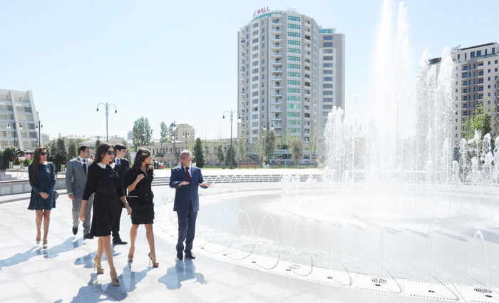 Azərbaycan Prezidenti İlham Əliyev və xanımı Bakıda yeni park kompleksinin açılışında iştirak ediblər (FOTO)