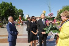 Azərbaycan Prezidenti İlham Əliyev və xanımı Gül bayramında iştirak ediblər (ƏLAVƏ OLUNUB) (FOTO)