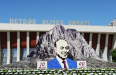 Azərbaycan Prezidenti İlham Əliyev və xanımı Gül bayramında iştirak ediblər (ƏLAVƏ OLUNUB) (FOTO)