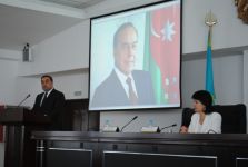 Qazaxıstanın daha bir universitetində Heydər Əliyev adına təqaüdlər tələbələrə təqdim edilib (FOTO)
