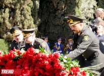 Azərbaycan ictimaiyyəti ümummilli lider Heydər Əliyevin anadan olmasının 90-cı ildönümünü qeyd edir (FOTO)