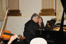 Heydər Əliyevin 90 illik yubileyi münasibətilə Romanın Brankaço sarayında konsert keçirilib (FOTO)