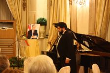 Heydər Əliyevin 90 illik yubileyi münasibətilə Romanın Brankaço sarayında konsert keçirilib (FOTO)