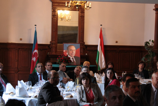 Macarıstanda Heydər Əliyevin 90 illiyinə həsr olunan xatirə markasının təqdimatı keçirilib (FOTO)