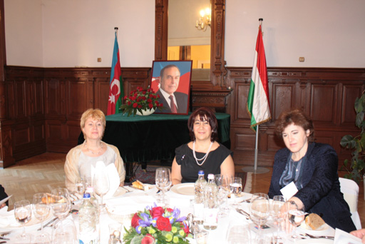 Macarıstanda Heydər Əliyevin 90 illiyinə həsr olunan xatirə markasının təqdimatı keçirilib (FOTO)