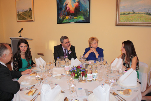 Macarıstanda Heydər Əliyevin 90 illiyinə həsr olunan xatirə markasının təqdimatı keçirilib (FOTO)