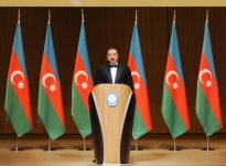 Prezident İlham Əliyev: Ümummilli Lider Heydər Əliyevin yaratdığı möhkəm əsaslar bu gün Azərbaycanı qüdrətli dövlət kimi dünyaya tanıtdırır (ƏLAVƏ OLUNUB) (FOTO)