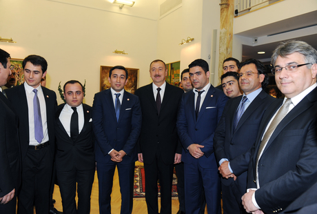 Prezident İlham Əliyev və xanımı Vyanada Azərbaycan Mədəniyyət Mərkəzinin açılışında iştirak ediblər (ƏLAVƏ OLUNUB) (FOTO)