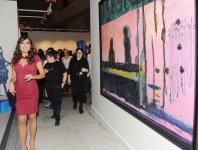 Heydər Əliyev Fondunun, “Baku” jurnalının və Azərbaycanın Avstriyadakı səfirliyinin birgə layihəsi çərçivəsində Vyanada “Bakıya uçuş:
Müasir Azərbaycan incəsənəti” sərgisi açılmışdır (FOTO)