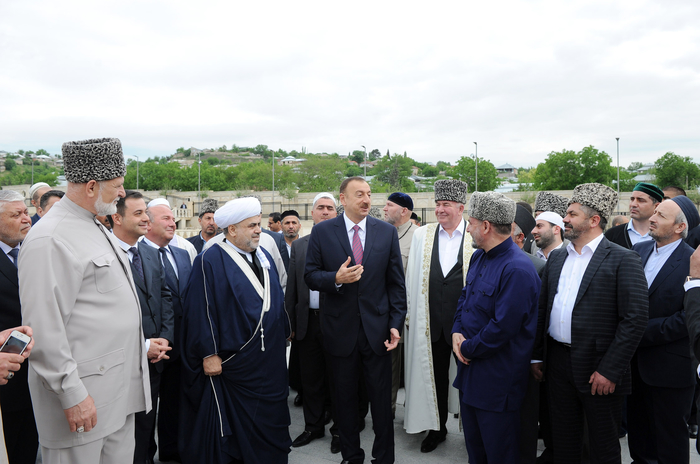 Prezident İlham Əliyev Şamaxı Cümə məscidinin əsaslı bərpadan sonra istifadəyə verilməsi mərasimində iştirak edib (FOTO)