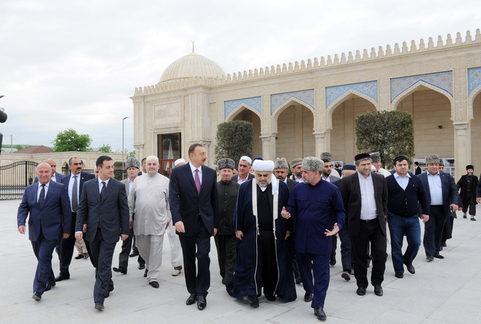 Prezident İlham Əliyev Şamaxı Cümə məscidinin əsaslı bərpadan sonra istifadəyə verilməsi mərasimində iştirak edib (FOTO)