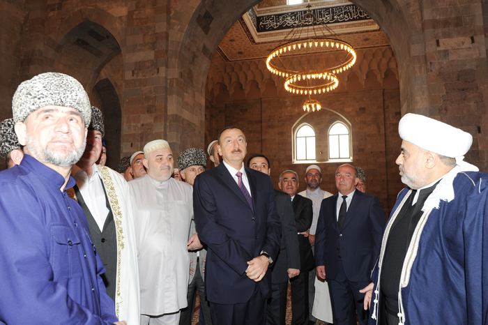 Prezident İlham Əliyev Şamaxı Cümə məscidinin əsaslı bərpadan sonra istifadəyə verilməsi mərasimində iştirak edib (FOTO)