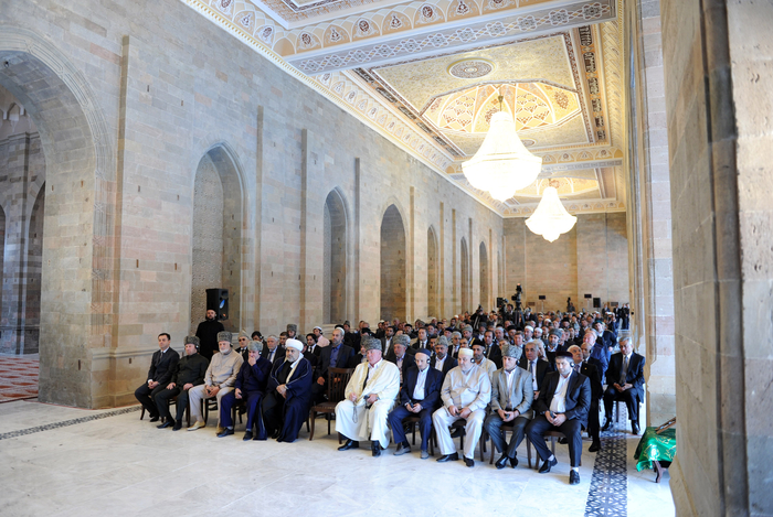 Prezident İlham Əliyev Şamaxı Cümə məscidinin əsaslı bərpadan sonra istifadəyə verilməsi mərasimində iştirak edib (FOTO)