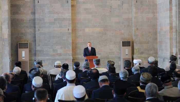 Prezident İlham Əliyev Şamaxı Cümə məscidinin əsaslı bərpadan sonra istifadəyə verilməsi mərasimində iştirak edib (FOTO)