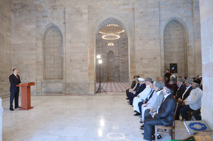 Prezident İlham Əliyev Şamaxı Cümə məscidinin əsaslı bərpadan sonra istifadəyə verilməsi mərasimində iştirak edib (FOTO)