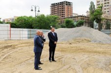 Prezident İlham Əliyev Bakıdakı Dədə Qorqud parkında həyata keçirilən işlərlə tanış olub (FOTO)