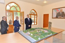 Prezident İlham Əliyev Bakıdakı Dədə Qorqud parkında həyata keçirilən işlərlə tanış olub (FOTO)