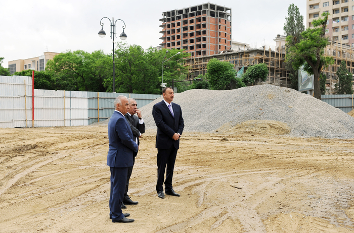Prezident İlham Əliyev Bakıdakı Dədə Qorqud parkında həyata keçirilən işlərlə tanış olub (FOTO)