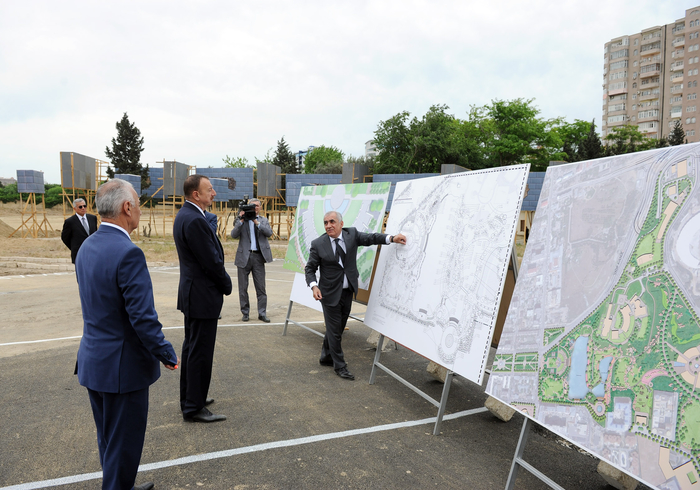 Prezident İlham Əliyev Bakıdakı Dədə Qorqud parkında həyata keçirilən işlərlə tanış olub (FOTO)