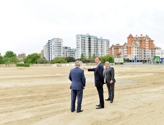 Prezident İlham Əliyev Bakıdakı Dədə Qorqud parkında həyata keçirilən işlərlə tanış olub (FOTO)