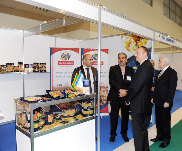 Prezident İlham Əliyev XIX Azərbaycan Beynəlxalq qida sənayesi və VII Azərbaycan Beynəlxalq kənd təsərrüfatı sərgiləri ilə tanış olub (FOTO)