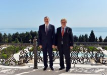 İlham Əliyev Avropa Parlamentinin xarici əlaqələr komitəsinin sədrini qəbul edib