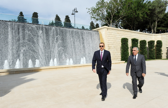 Azərbaycan Prezidenti Dağüstü parkda yenidənqurmadan sonra yaradılmış şəraitlə tanış olub (FOTO)