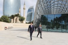 Azərbaycan Prezidenti Dağüstü parkda yenidənqurmadan sonra yaradılmış şəraitlə tanış olub (FOTO)