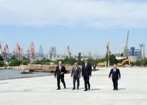 İlham Əliyev Bakıda Ağ Şəhər bulvarının təməlqoyma mərasimində iştirak edib (FOTO)