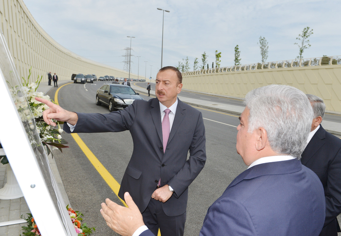 Prezident İlham Əliyev Buzovna-Mərdəkan-Qala yolunun açılışında iştirak edib (FOTO)