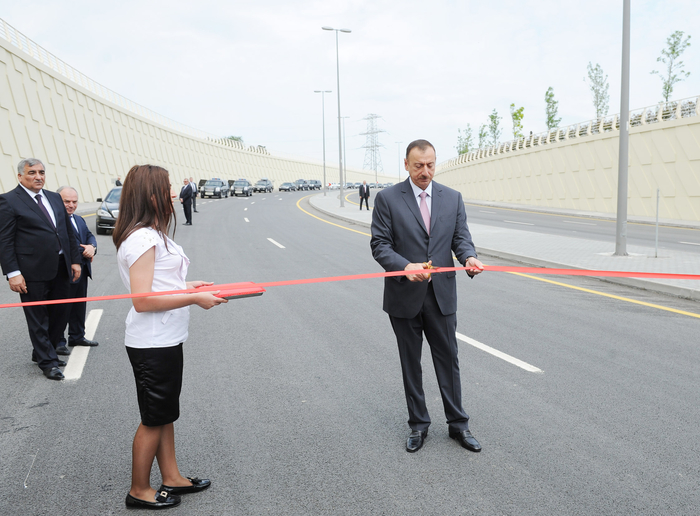 Prezident İlham Əliyev Buzovna-Mərdəkan-Qala yolunun açılışında iştirak edib (FOTO)