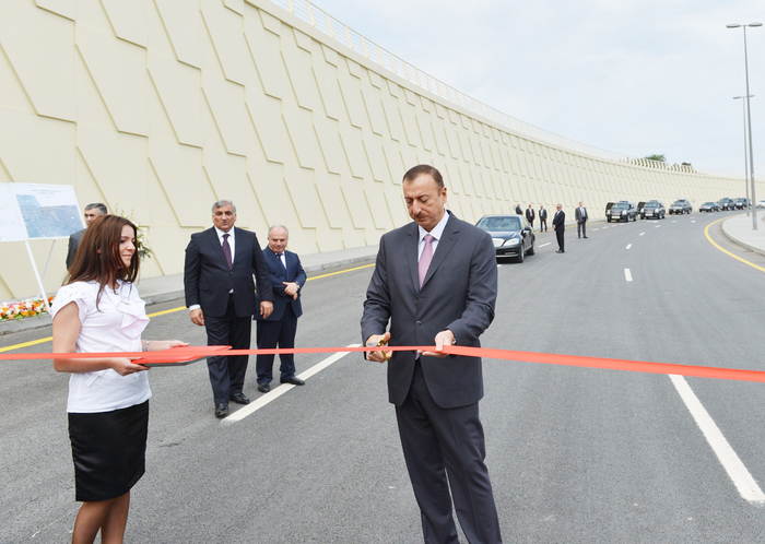 Prezident İlham Əliyev Buzovna-Mərdəkan-Qala yolunun açılışında iştirak edib (FOTO)