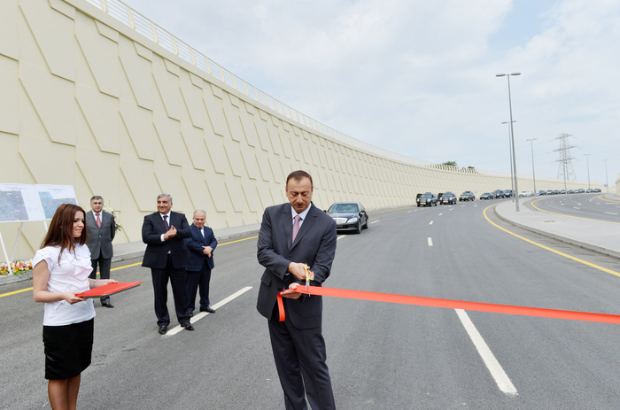 Prezident İlham Əliyev Buzovna-Mərdəkan-Qala yolunun açılışında iştirak edib (FOTO)