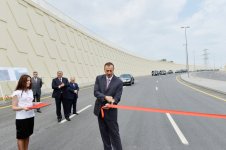 Prezident İlham Əliyev Buzovna-Mərdəkan-Qala yolunun açılışında iştirak edib (FOTO)