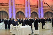 Prezident İlham Əliyev: 95 il əvvəl Şərqdə ilk demokratik respublika - Azərbaycan Xalq Cümhuriyyətinin yaranması böyük tarixi hadisə idi (FOTO)