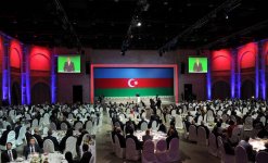 Prezident İlham Əliyev: 95 il əvvəl Şərqdə ilk demokratik respublika - Azərbaycan Xalq Cümhuriyyətinin yaranması böyük tarixi hadisə idi (FOTO)