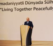 Prezident İlham Əliyev: Azərbaycanda bütün dinlərin nümayəndələri, bütün millətlər bir ailə kimi yaşayırlar (ƏLAVƏ OLUNUB) (FOTO)