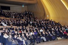 Prezident İlham Əliyev: Azərbaycanda bütün dinlərin nümayəndələri, bütün millətlər bir ailə kimi yaşayırlar (ƏLAVƏ OLUNUB) (FOTO)