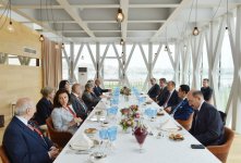 Prezident İlham Əliyevin adından işçi nahar verilib