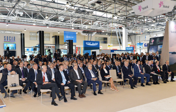 Prezident İlham Əliyev: Bu gün Azərbaycan qarşıda duran bütün əsas enerji məsələlərini uğurla icra edib (ƏLAVƏ OLUNUB) (FOTO)