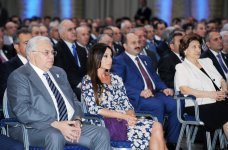 Prezident İlham Əliyev: Bizim amalımız qüdrətli Azərbaycandır, müstəqillikdir, inkişafdır, sosial rifahdır (FOTO)