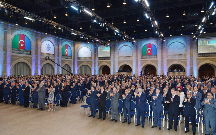 Prezident İlham Əliyev: Bizim amalımız qüdrətli Azərbaycandır, müstəqillikdir, inkişafdır, sosial rifahdır (FOTO)