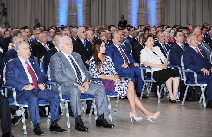 Prezident İlham Əliyev: Bizim amalımız qüdrətli Azərbaycandır, müstəqillikdir, inkişafdır, sosial rifahdır (FOTO)