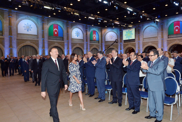 Prezident İlham Əliyev: Bizim amalımız qüdrətli Azərbaycandır, müstəqillikdir, inkişafdır, sosial rifahdır (FOTO)
