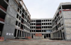 Azərbaycanın birinci xanımı Mehriban Əliyeva Bakıdakı 23 nömrəli orta məktəbin binasında yenidənqurma işlərinin gedişi ilə tanış olub (FOTO)