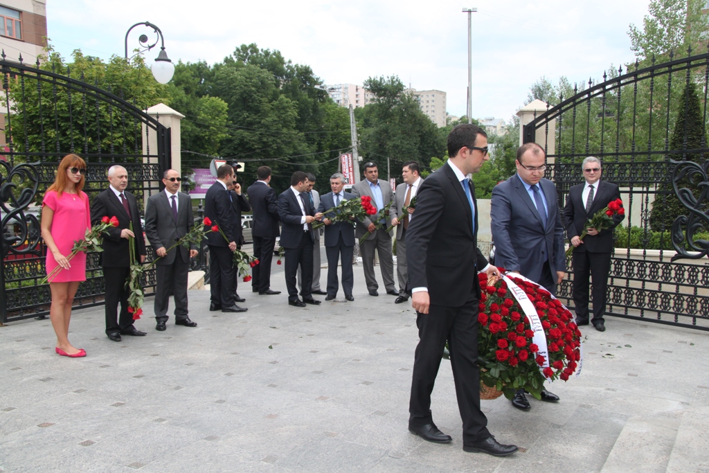 Kiyevdə “Heydər Əliyev liderlik dərsi” sənədli filminin təqdimat mərasimi olub (FOTO)