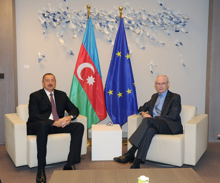 Prezident İlham Əliyev Avropa İttifaqı Şurasının prezidenti Herman Van Rompuy ilə görüşüb (FOTO)