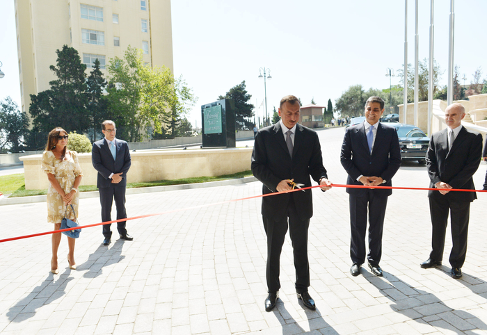 Prezident İlham Əliyev: Bakı həm siyasi, həm də iqtisadi və mədəni cəhətdən indi dünya mərkəzlərindən biridir (FOTO)