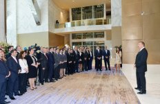 Prezident İlham Əliyev: Bakı həm siyasi, həm də iqtisadi və mədəni cəhətdən indi dünya mərkəzlərindən biridir (FOTO)
