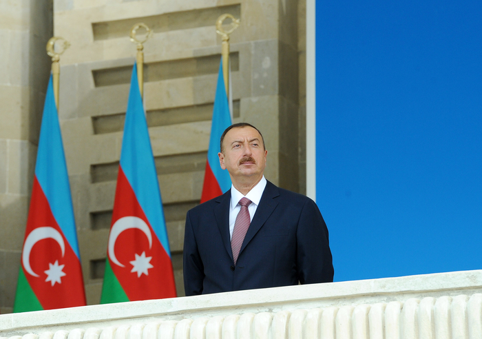 Azərbaycan Silahlı Qüvvələrinin yaradılmasının 95 illiyi münasibətilə Bakıda hərbi parad başa çatıb (ƏLAVƏ OLUNUB) (VİDEO) (FOTO)